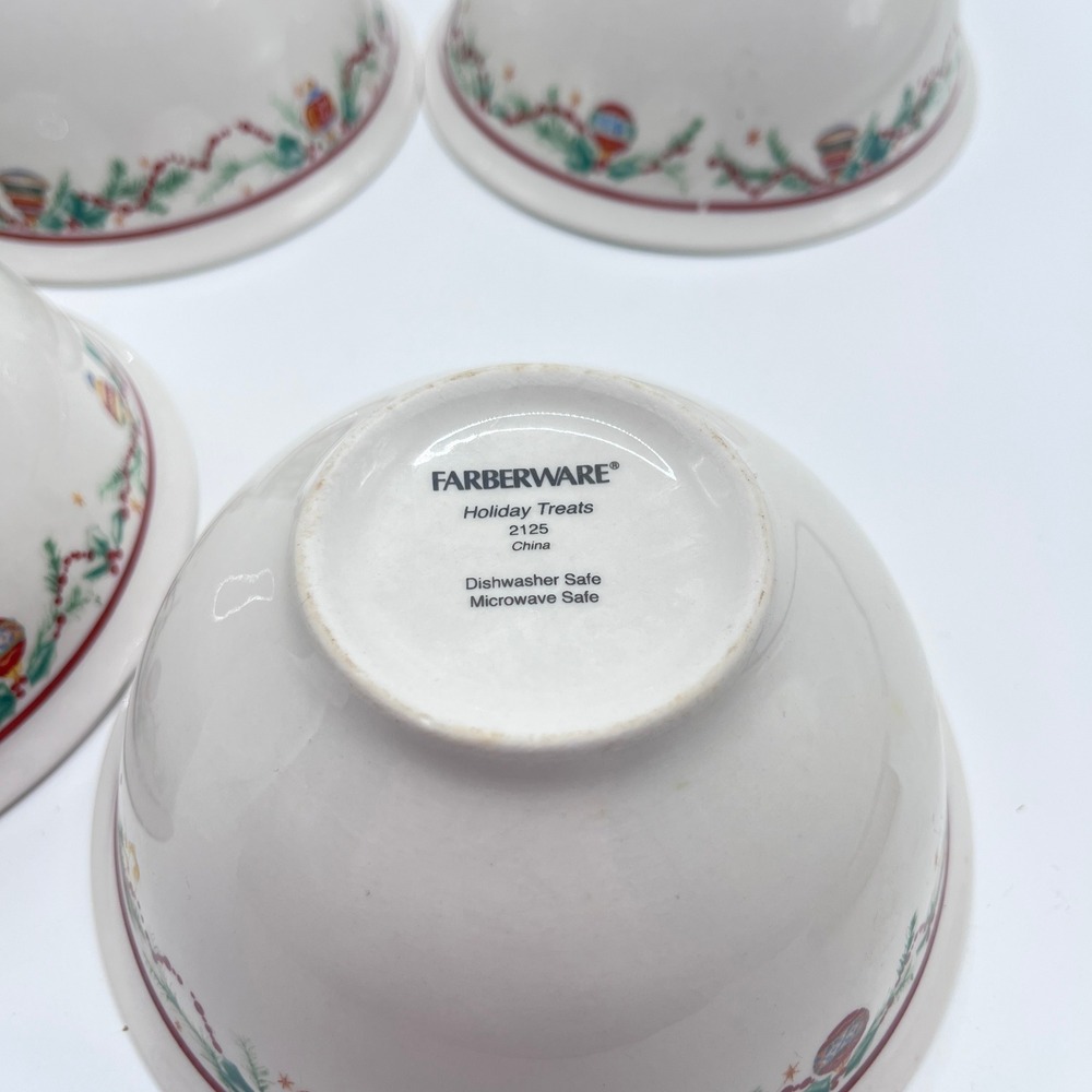 Farberware Holiday Treats 2125 Christmas Cereal Soup Bowls Set of 4 Ceramic - Picture 2 of 4